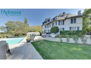 Vente immeuble 17 pièces  400.00m²  Magny