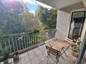 VAUX LE PENIL - APPARTEMENT 4 PIECES AU DERNIER ETAGE - 3 CH