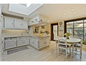 Instapklare woning met gezellige tuin te koop in Roeselare