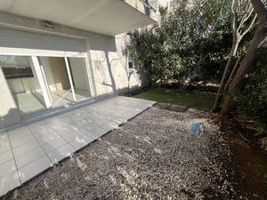 AGDE - REZ DE JARDIN T2 + TERRASSE ET PLACE DE STATIONNEMENT
