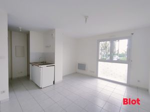 STUDIO A LOUER - MONTGERMONT 20 m² AVEC PARKING PRIVATIF
