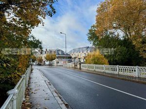 Local commercial neuf - Emplacement de prestige - Centre d'Olivet