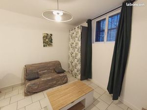 Studio rénové meublé 25 m² Laon Ville haute  Plateau