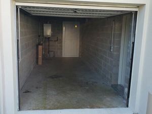 Grand garage en location