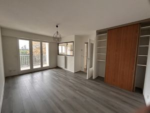 A ANGLET  apt T2 à louer en vide à l'année avec balcon  cave