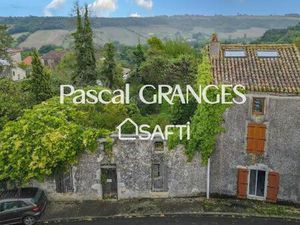 Sur parcelle 911m2  maison a rénover 40m2 au sol sur 3 niveaux