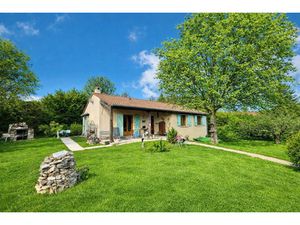 Proche GRIGNAN- VILLA de 1984 de 100m2 sur 1500m2.