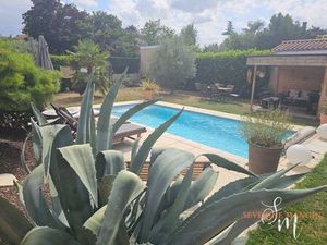 Maison de 4 pièces de luxe en vente à Charly  France