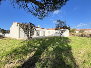 'Maison confortable avec espaces généreux  idéale pour la fa