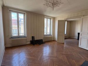 Nancy centre intramuros ? Appartement de caractère haussmannien de 102 90 m² à fort potent