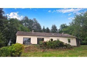 Maison de 190 m² offrant 5 chambres avec 3845 m² de terrain - Secteur Dignac