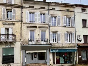 Opportunité rare d'investissement au cœur de Riberac !