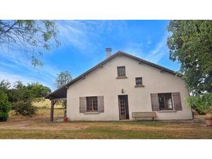 Maison à rénover de 108 m² offrant 4 chambres avec terrain de 6090 m²