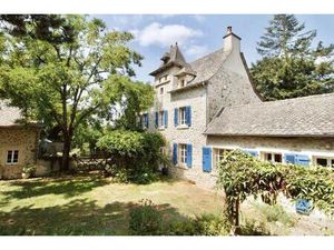 Portes Secrètes & Jardins de Conte de Fées : La Maison de Vos Rêves Vous Attend