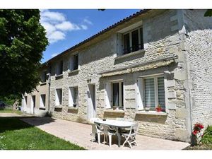 Ensemble de deux maisons à 15 minutes de Niort !