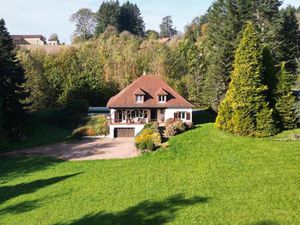 Belle maison avec grand terrain