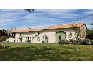 Grande maison de campagne  à proximité des commodités