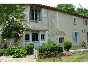 Belle maison en pierre  deux maisons d'amis et piscine