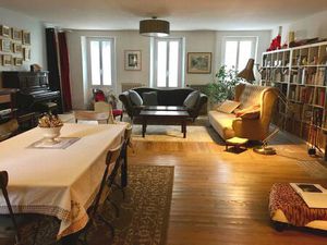 Spacieuse maison de ville à Pellegrue avec jardin privé