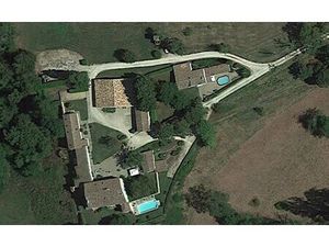 Maison en pierre avec Gîte  chambres d'hôtes et écurie