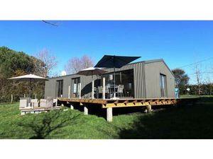 Maison contemporaire : au calme mais proche de tout!