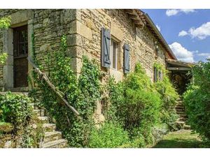 Propriété d'exception à la campagne avec potentiel de revenus au cœur du Lot