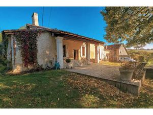 Belle maison en pierre dans un hameau paisible