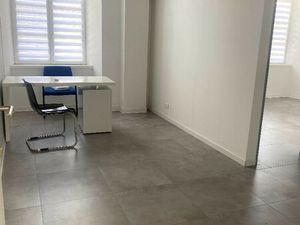 Bureau 2 pièces 25 m2 53 rue de la Sinne