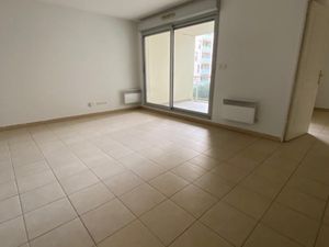 APPARTEMENT TYPE 3 (75M2) JOLIETTE - MARSEILLE 13002