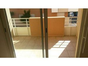 A VENDRE APPARTEMENT T2 LOUE AVEC TERRASSE ET PARKING DANS RESIDENCE SECURISEE A BEZIERS