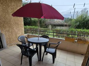 T2 meublé avec terrasse  tout à pied Moriani Plage