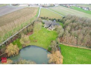 Ruim landhuis in prachtig domein van ca. 2ha