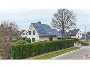 Ruime gezinswoning met 3 slaapkamers in rustige straat!