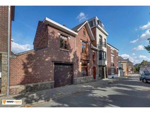 Stadswoning met inpandige garage in centrum