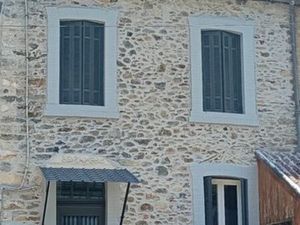 Maison T5 de 130 m2 environ  rénovée  dans les Pyrénées