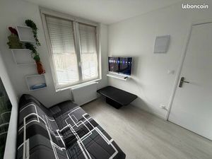 Location chambre tout équipé meuble tv connecte