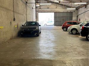 Place de parking voiture