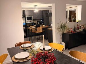 Maison mitoyenne 4 chambres 122m2 grenier  jardin 40m2 et terrasse Cranves-Sales