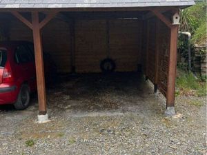 Préau. Garage ouvert