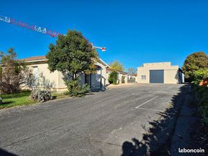 Bureaux de 200m² et hangar de 500m² à louer sur AUCAMVILLE (31140) 4.000euros