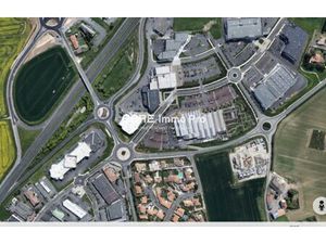 Location Local commercial 1 030m²