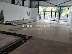 Location Local commercial 350m²