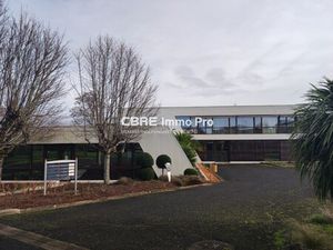 Location Local Professionnel 1 234m²