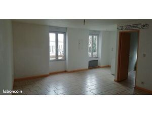 Appartement F2 LEMPDES dans maison proche du centre ville