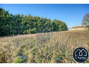 Grand terrain plat viabilisé proches des commodités