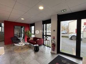 Bureau prestigieux de 195 m2 en location - La Roche-sur-Yon  Pays de la Loire