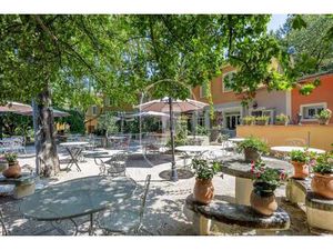 Exceptionnelle propriété provençale à vendre à Gigondas