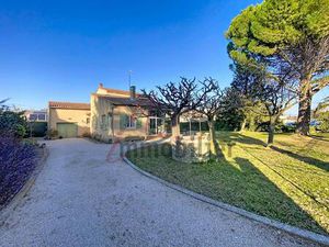 Ensemble immobilier avec potentiel de division à Robion