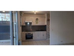 Appartement 3 pièces de 61 m² en rez-de-chuassée avec terrasse  jardin et parking