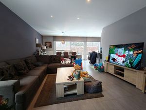 Ruime halfopen bebouwing met tuin te Lokeren